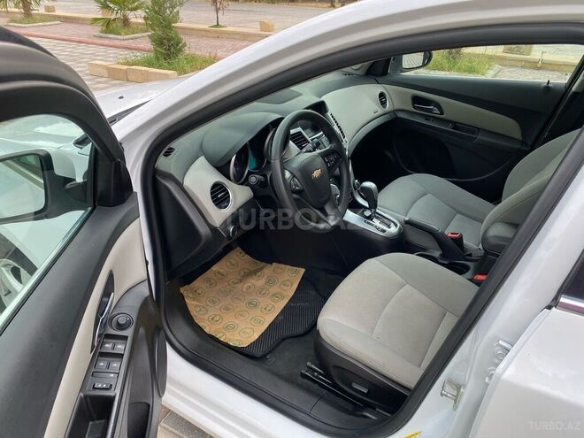 Chevrolet Cruze-10