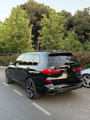 BMW X7-6