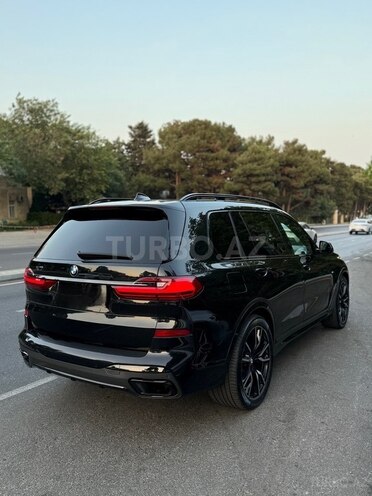 BMW X7-7