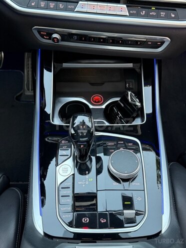 BMW X7-9
