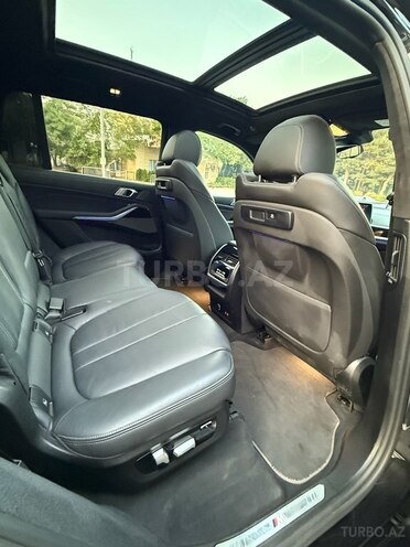 BMW X7-11