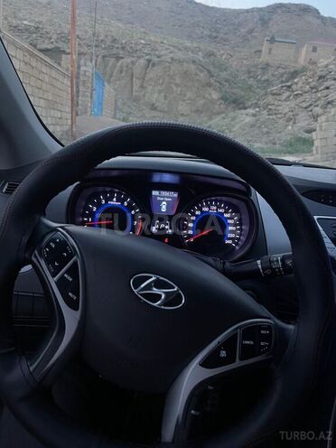 Hyundai Elantra-6