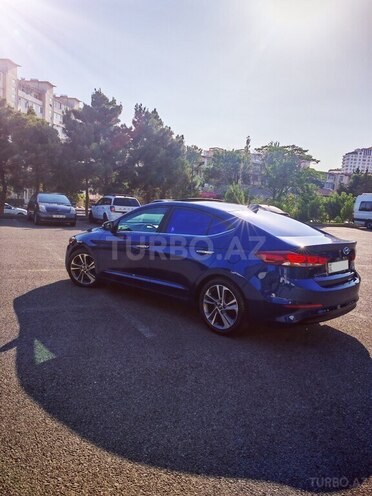 Hyundai Elantra-5
