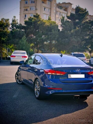 Hyundai Elantra-4