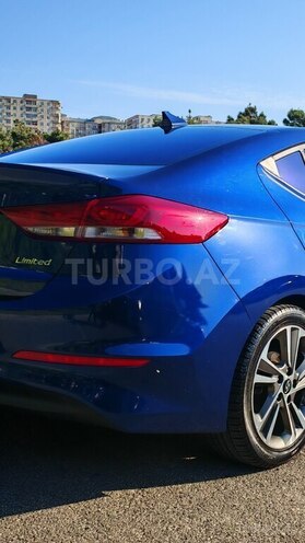 Hyundai Elantra-8