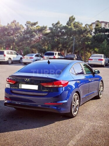Hyundai Elantra-10