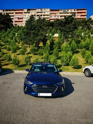 Hyundai Elantra-13