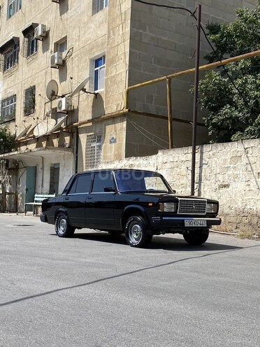 LADA (VAZ) 2107-1