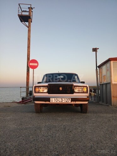 LADA (VAZ) 2107-1