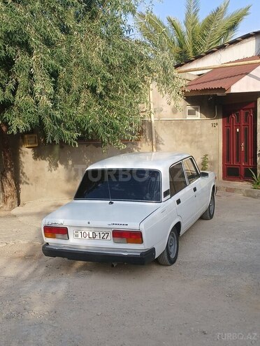 LADA (VAZ) 2107-2