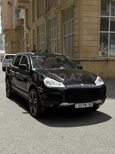 Porsche Cayenne-1