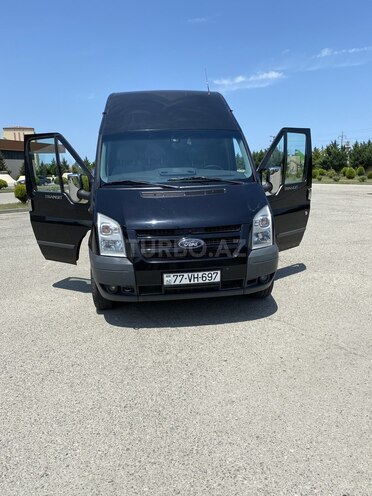 Ford Transit-8