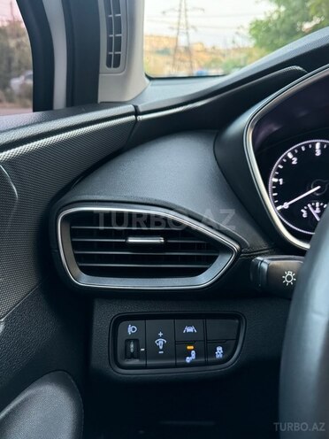 Hyundai Santa Fe-6