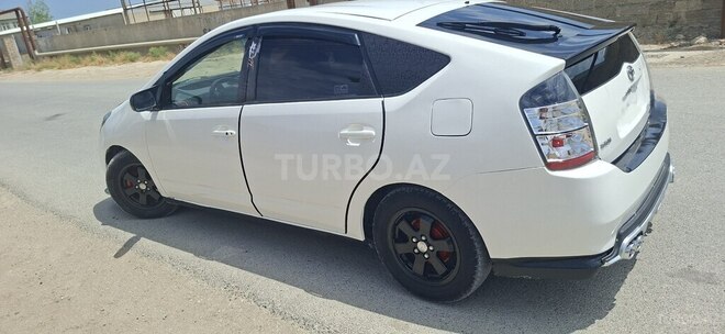 Toyota Prius-4
