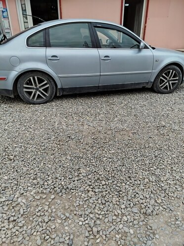 Volkswagen Passat 2001, 240,000 km - 1.8 l - Bakı
