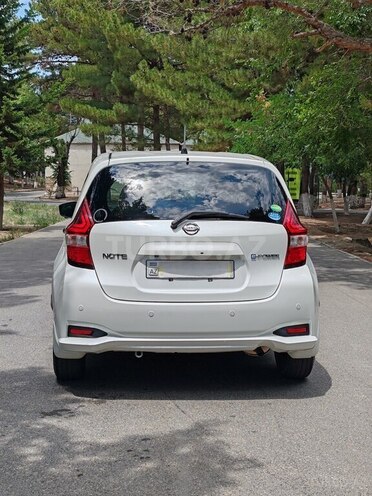 Nissan Note-2