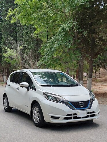 Nissan Note-8
