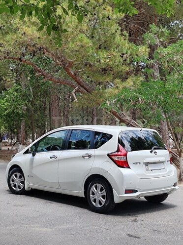 Nissan Note-7