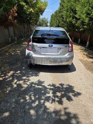 Toyota Prius-2