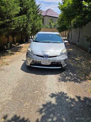 Toyota Prius-5