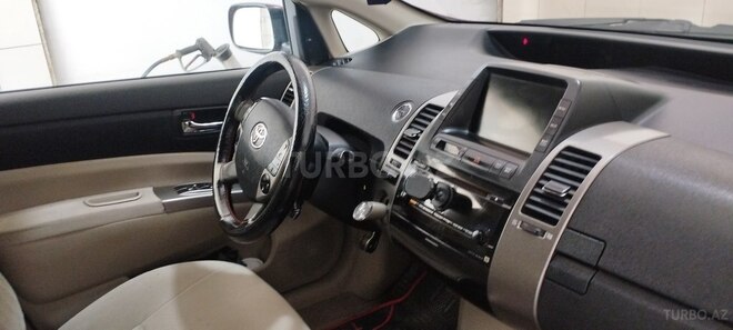 Toyota Prius-14