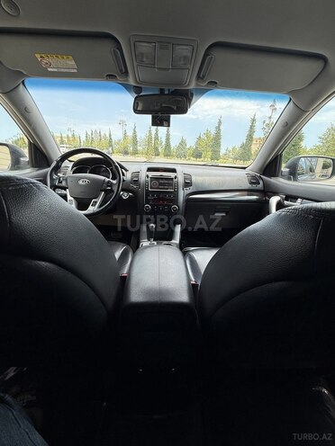 Kia Sorento-11