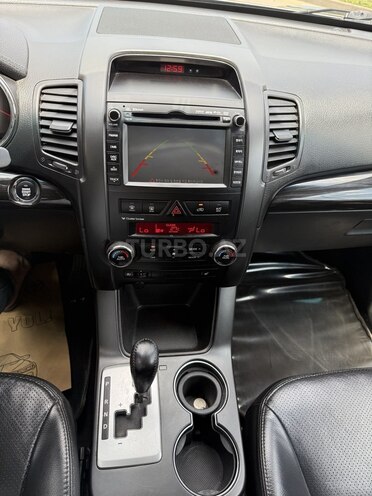 Kia Sorento-13