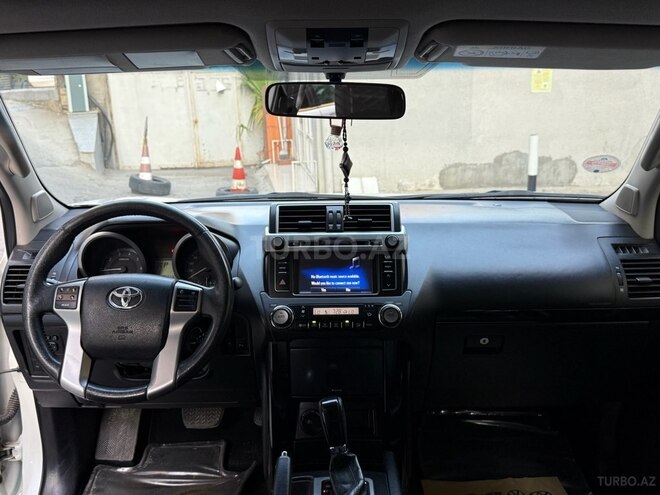 Toyota Land Cruiser Prado-3
