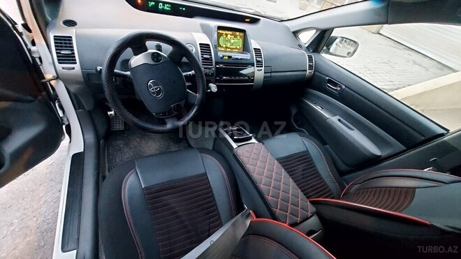 Toyota Prius-5
