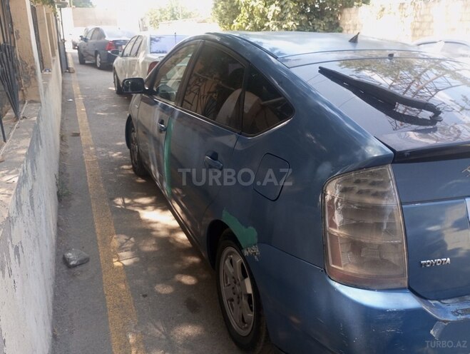 Toyota Prius-4