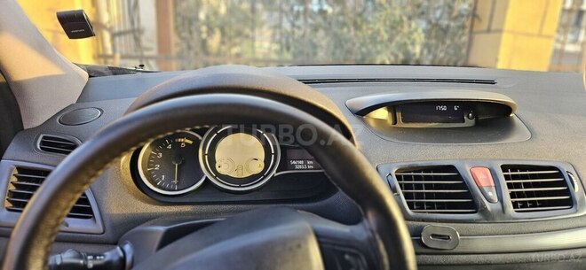 Renault Megane-7
