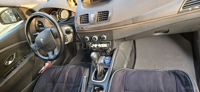 Renault Megane-6