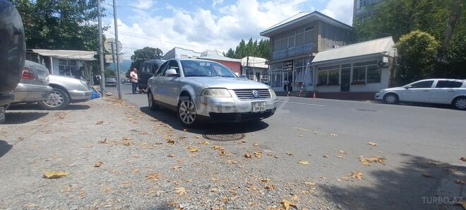 Volkswagen Passat 2003, 395,200 km - 2.0 л - Şəki