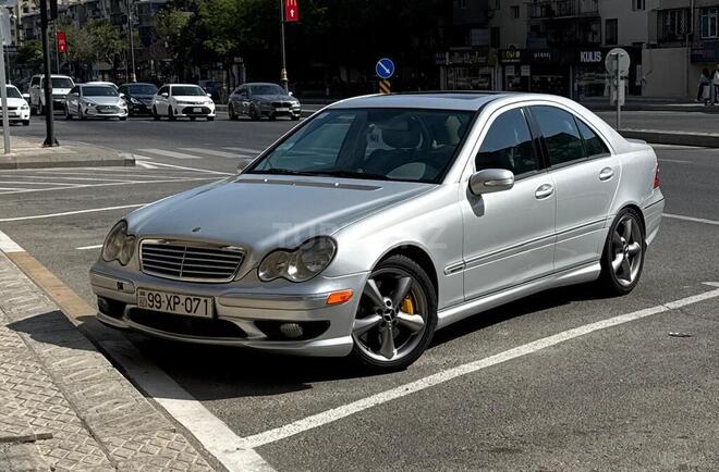 Mercedes C 350 2005, 212,000 km - 3.5 l - Bakı