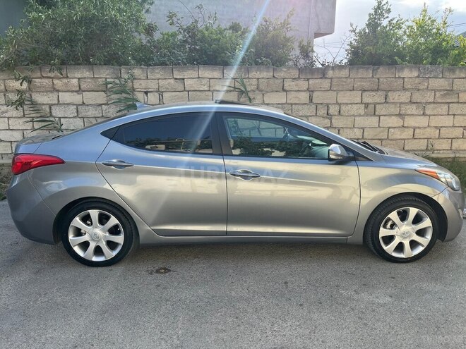 Hyundai Elantra-5
