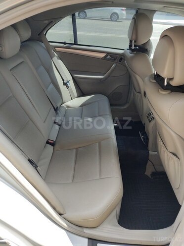 Mercedes C 350 2005, 212,000 km - 3.5 l - Bakı