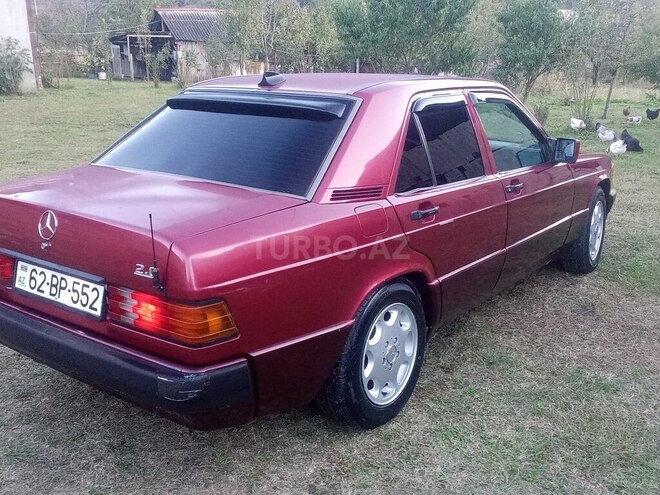 Mercedes 190 1991, 300,000 km - 2.0 l - Zaqatala