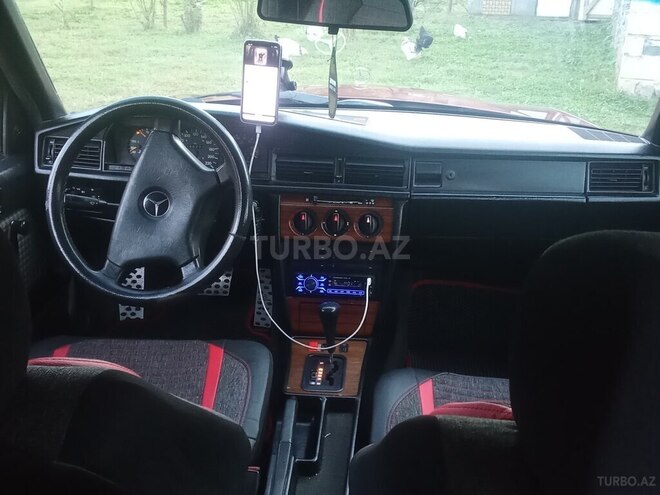 Mercedes 190 1991, 300,000 km - 2.0 l - Zaqatala