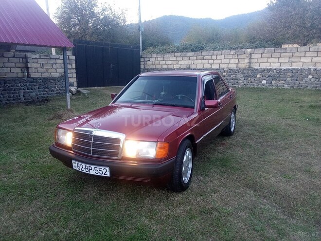 Mercedes 190 1991, 300,000 km - 2.0 l - Zaqatala