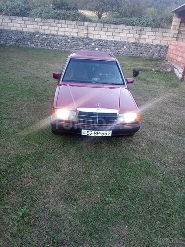 Mercedes 190 1991, 300,000 km - 2.0 l - Zaqatala