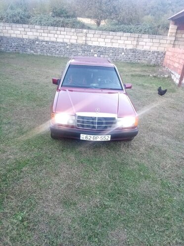 Mercedes 190 1991, 300,000 km - 2.0 l - Zaqatala