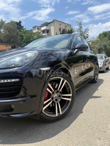 Porsche Cayenne S-8