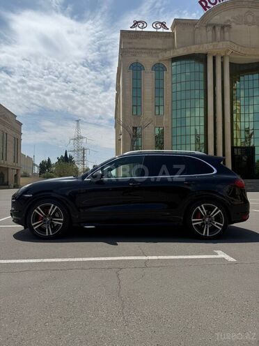 Porsche Cayenne S-7