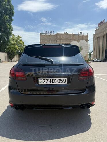 Porsche Cayenne S-4