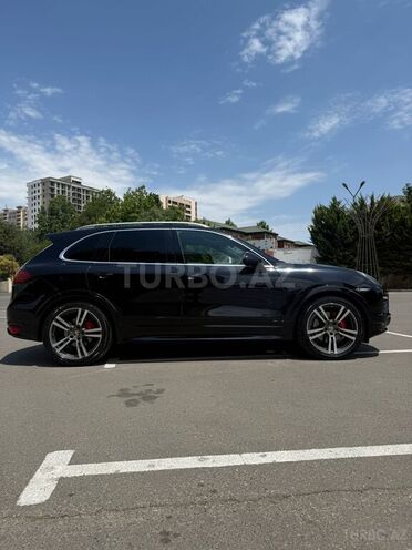 Porsche Cayenne S-19