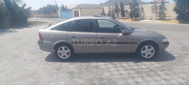 Opel Vectra 1997, 300,000 km - 2.0 l - Bakı