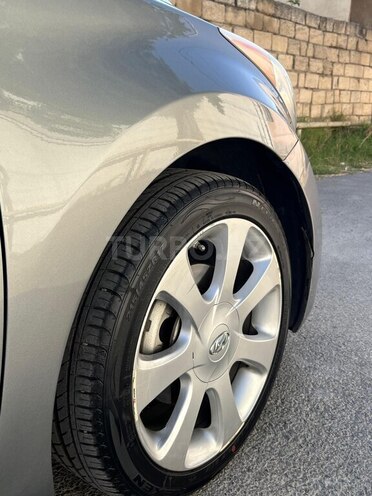 Hyundai Elantra-9