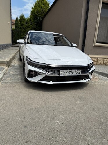 Hyundai Elantra-1