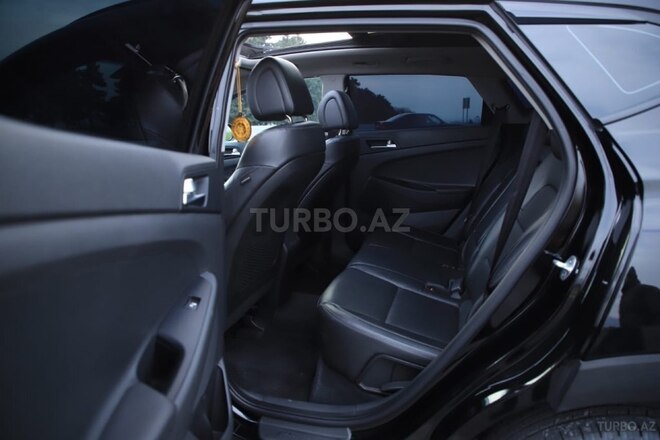 Hyundai Tucson 2015, 250,000 km - 2.0 l - Qax