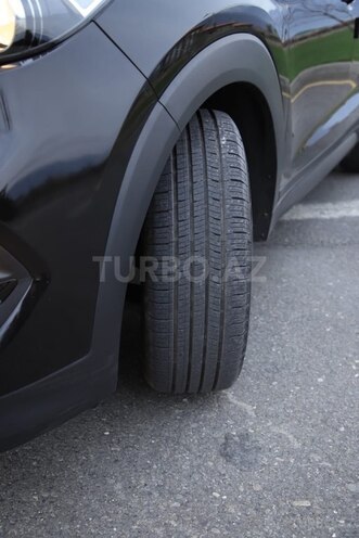 Hyundai Tucson 2015, 250,000 km - 2.0 l - Qax